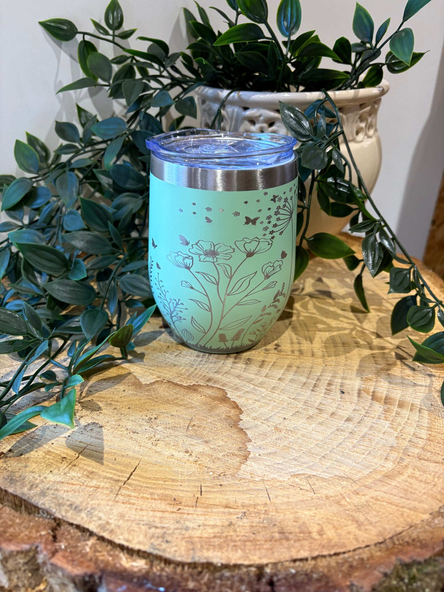 Flowery engraved thermal mug