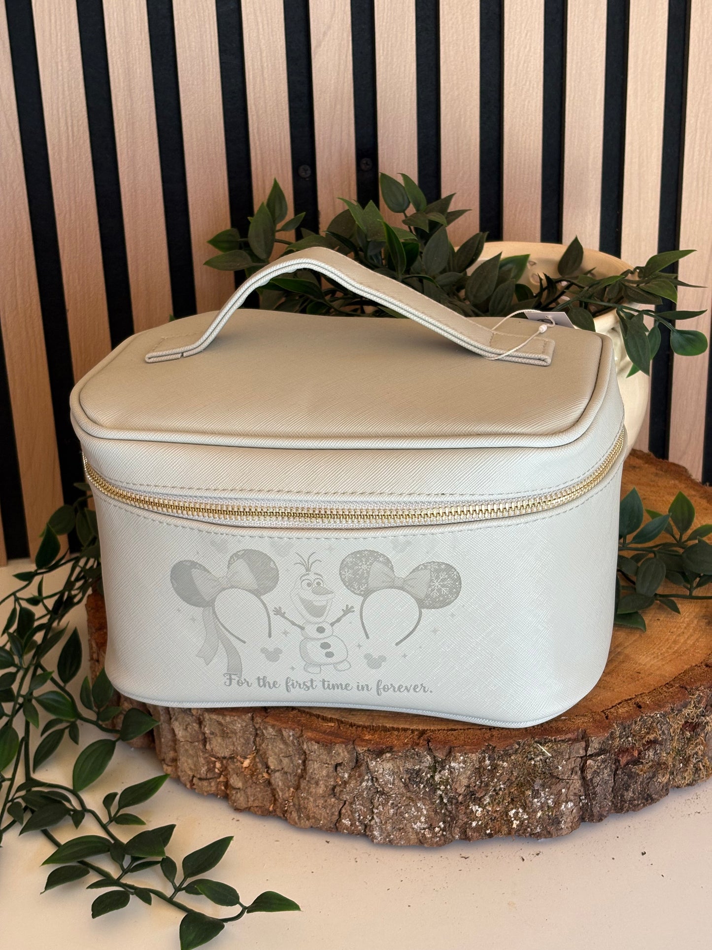 Light grey Olaf make up bag